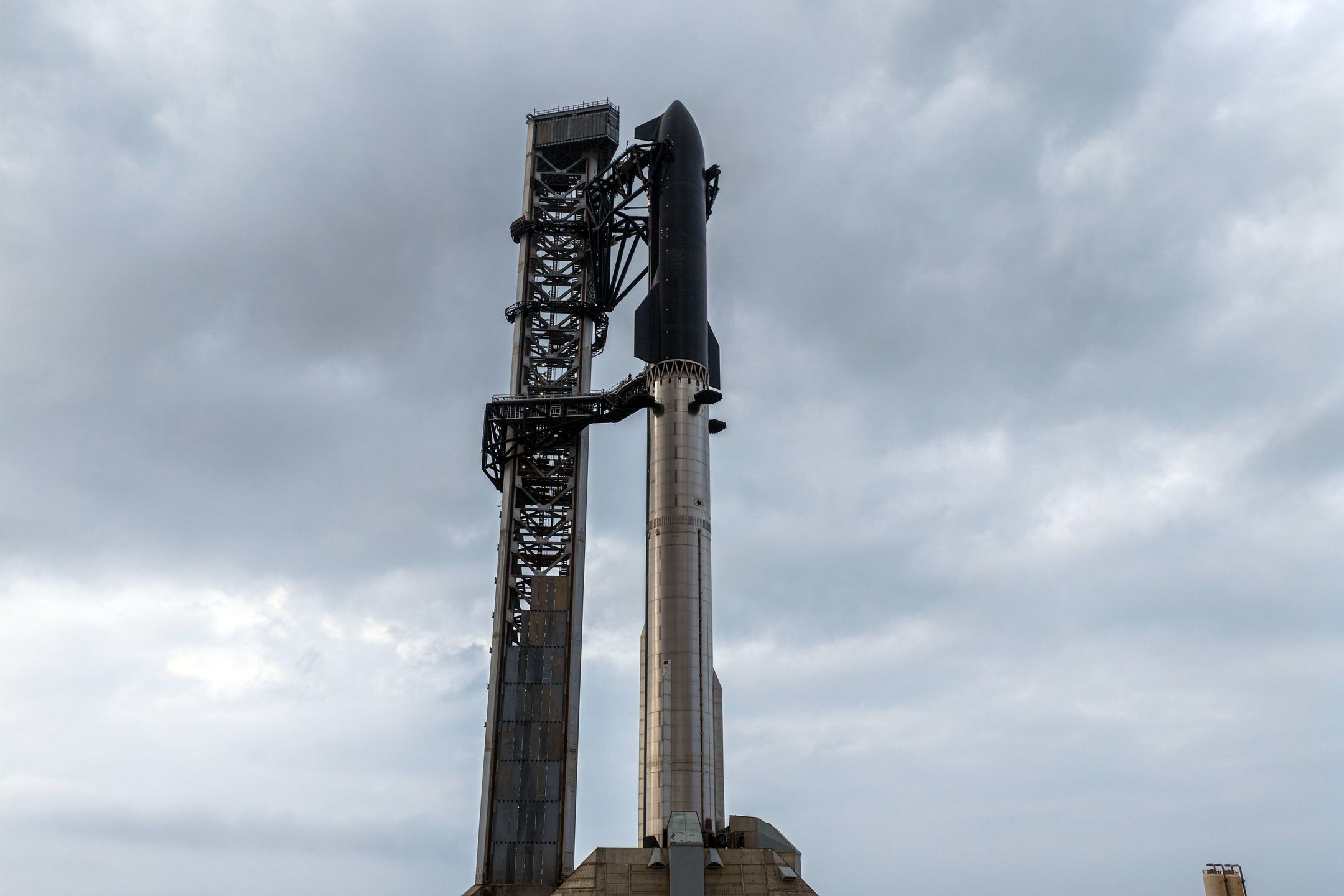 SpaceX星舰第13次试飞再推迟:上市后首秀点火失败,市值一度蒸发千亿美元 - 插图1 SpaceX星舰第13次试飞再推迟:上市后首秀点火失败,市值一度蒸发千亿美元 - 插图1